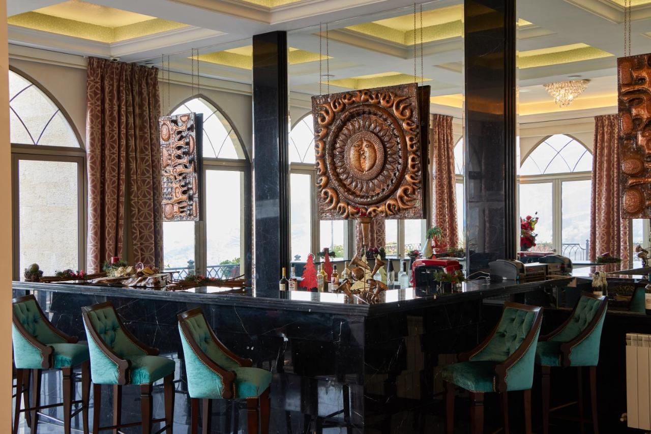 Cherry Blossom Boutique Hotel Bḩamdūn Buitenkant foto