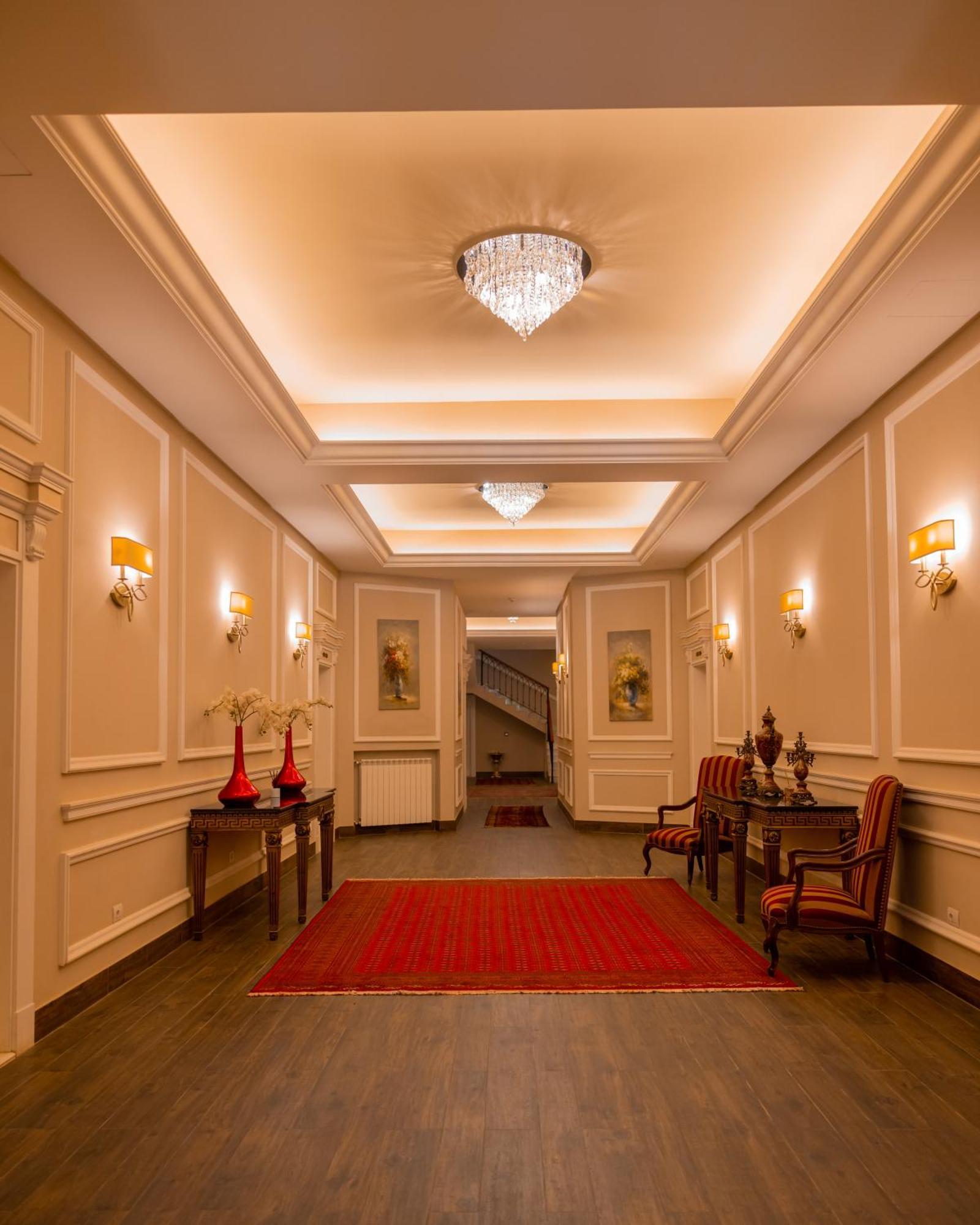 Cherry Blossom Boutique Hotel Bḩamdūn Buitenkant foto