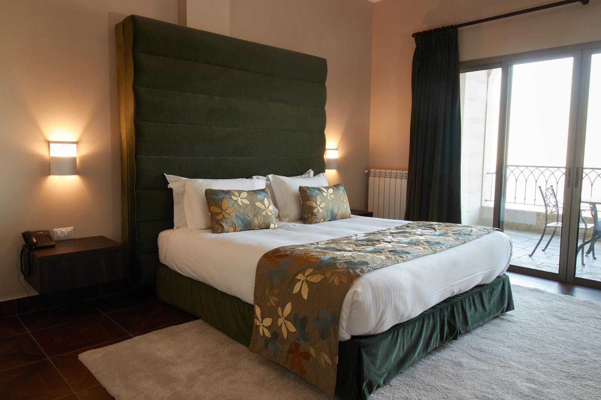 Cherry Blossom Boutique Hotel Bḩamdūn Buitenkant foto
