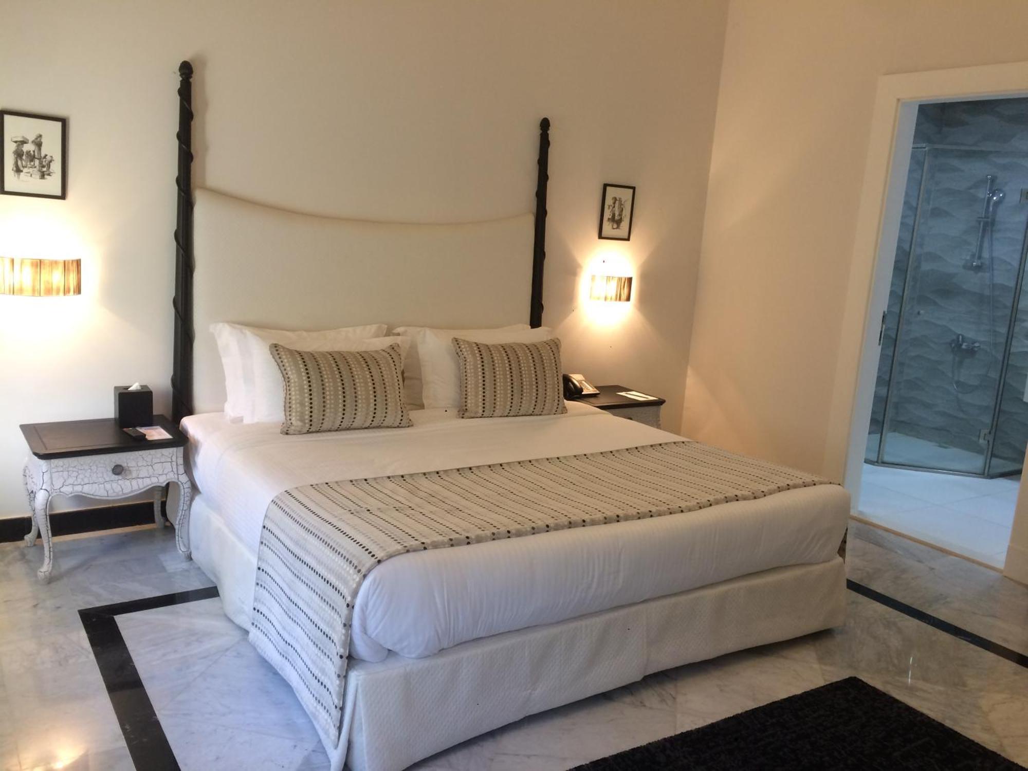 Cherry Blossom Boutique Hotel Bḩamdūn Buitenkant foto