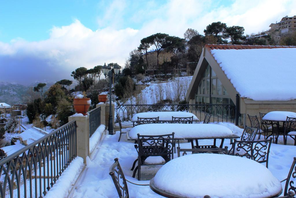 Cherry Blossom Boutique Hotel Bḩamdūn Buitenkant foto