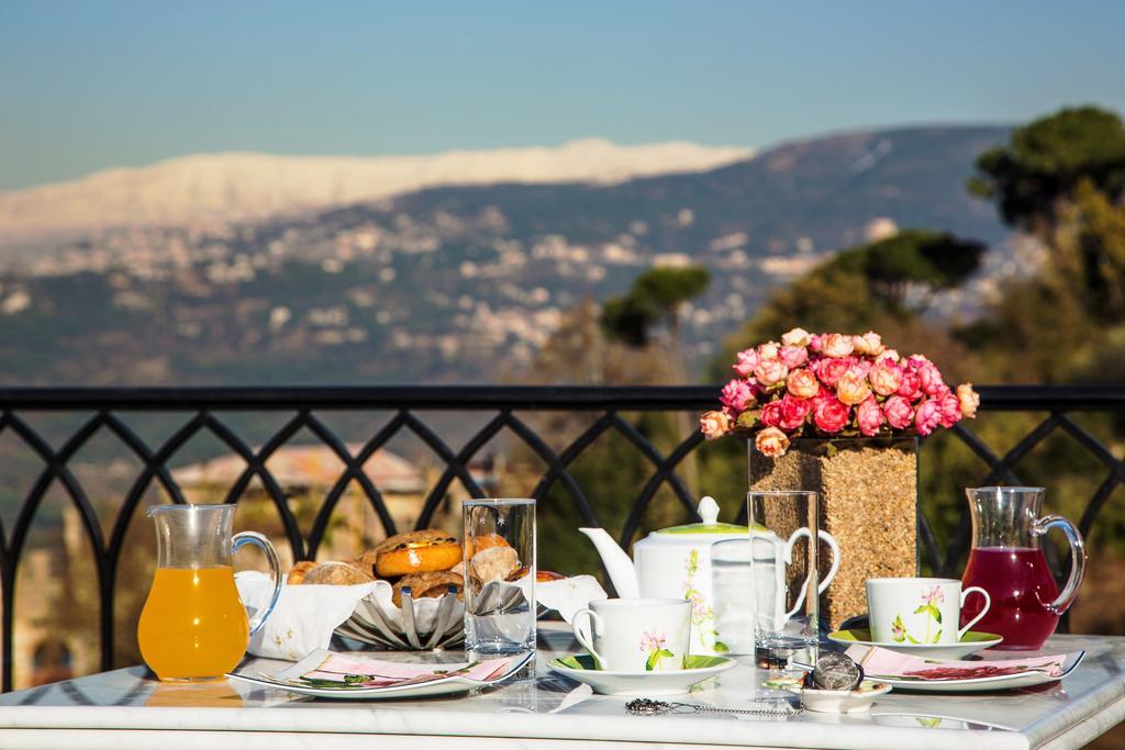 Cherry Blossom Boutique Hotel Bḩamdūn Buitenkant foto