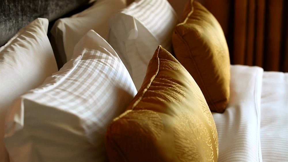 Cherry Blossom Boutique Hotel Bḩamdūn Buitenkant foto