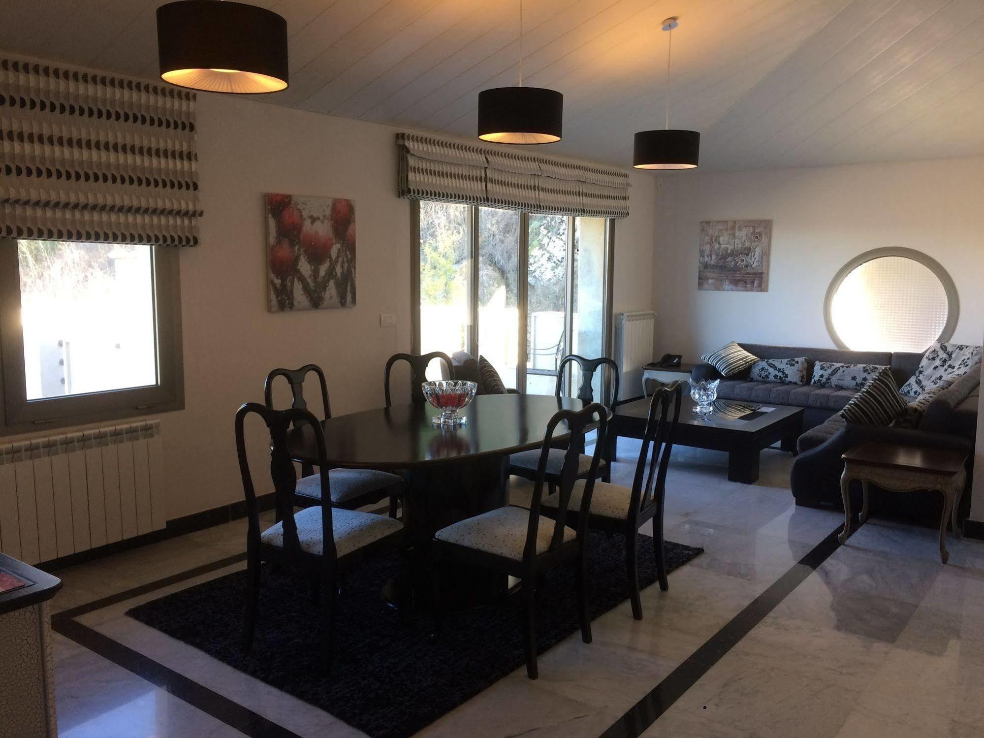 Cherry Blossom Boutique Hotel Bḩamdūn Buitenkant foto