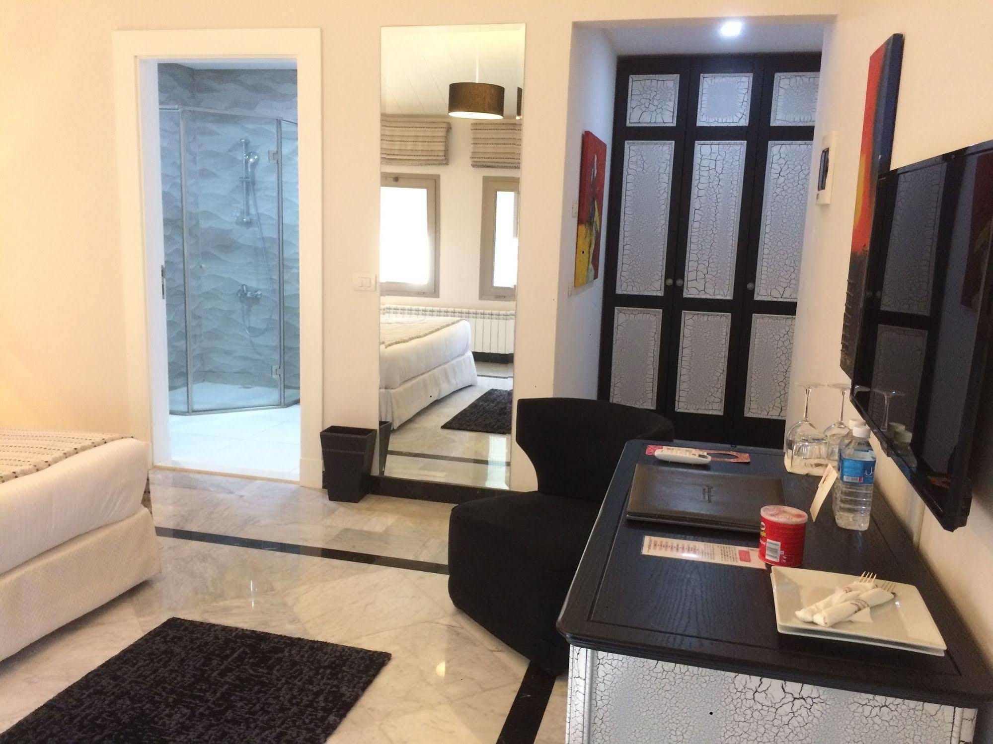 Cherry Blossom Boutique Hotel Bḩamdūn Buitenkant foto